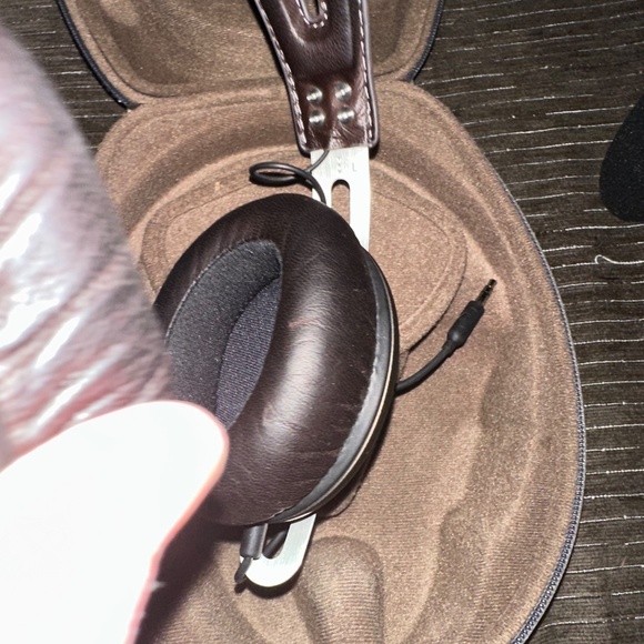 Sennheiser Momentum M2 On-Ear Wired Headphones Black Premium Sound Lightweight - Picture 3 of 10